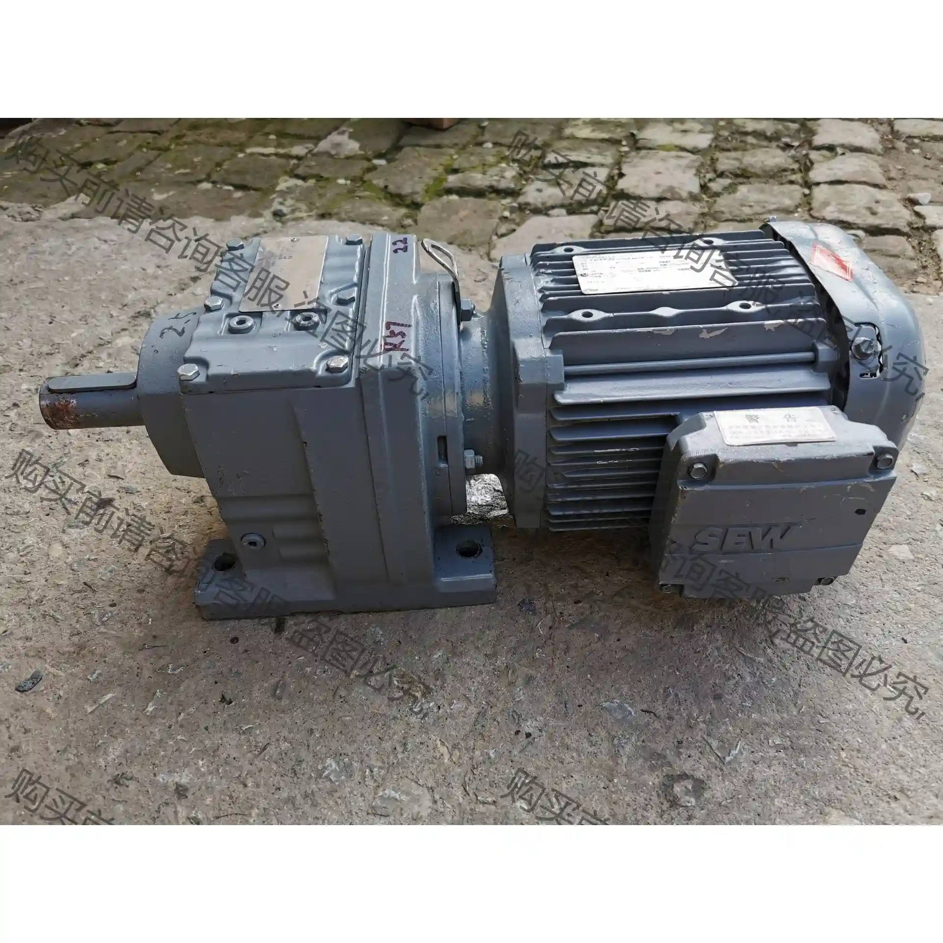 SEW减速机 R57 DRS90L4 电机功率2.5kw 先议价 拆机货包好