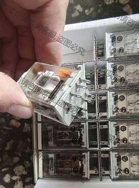 功能正常议价 全新施耐de插拔式继电器，型号RXM2CB2P7,共7盒，标