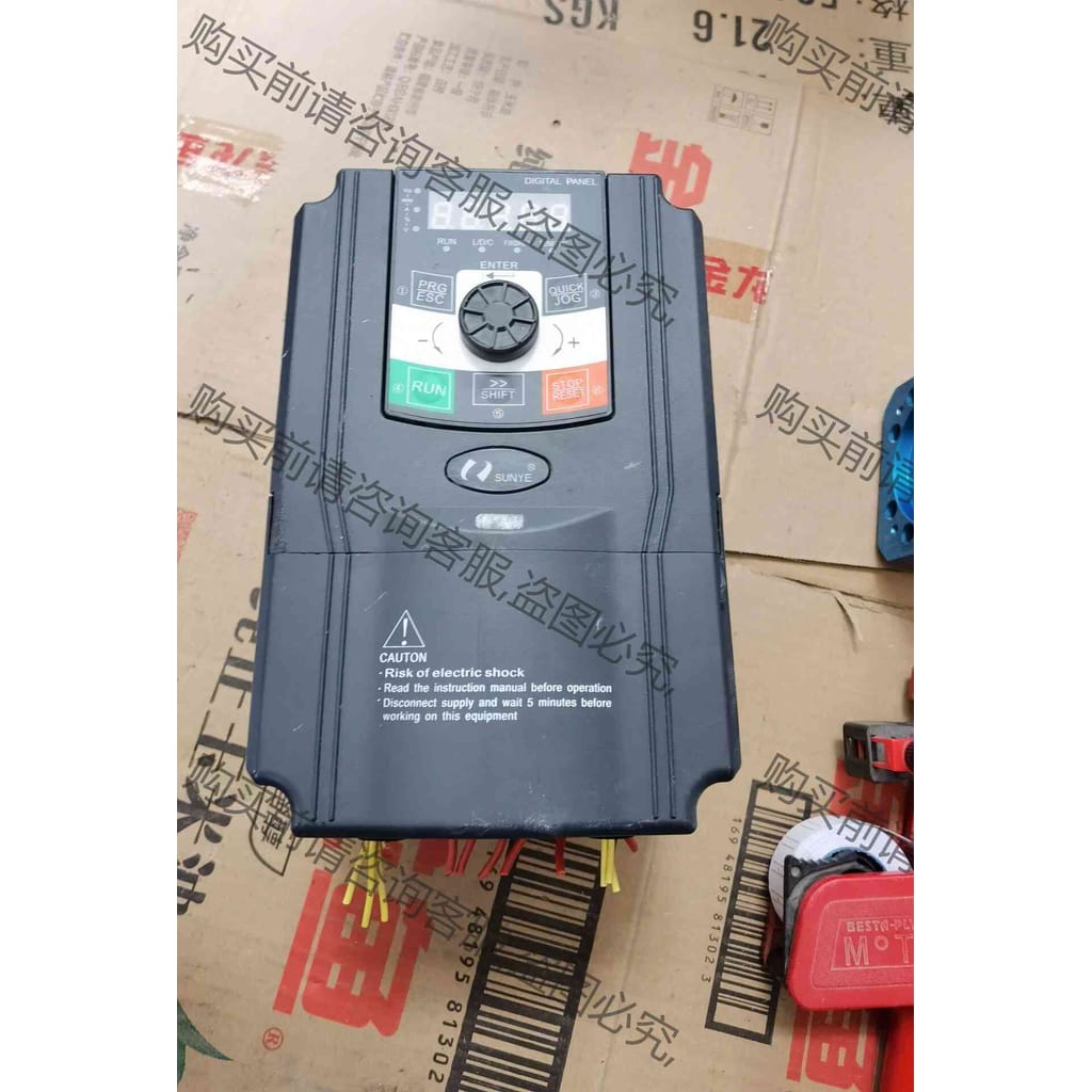 功能正常议价 日业变频器CM530-A04T1R5G/2R2PB 1.5/