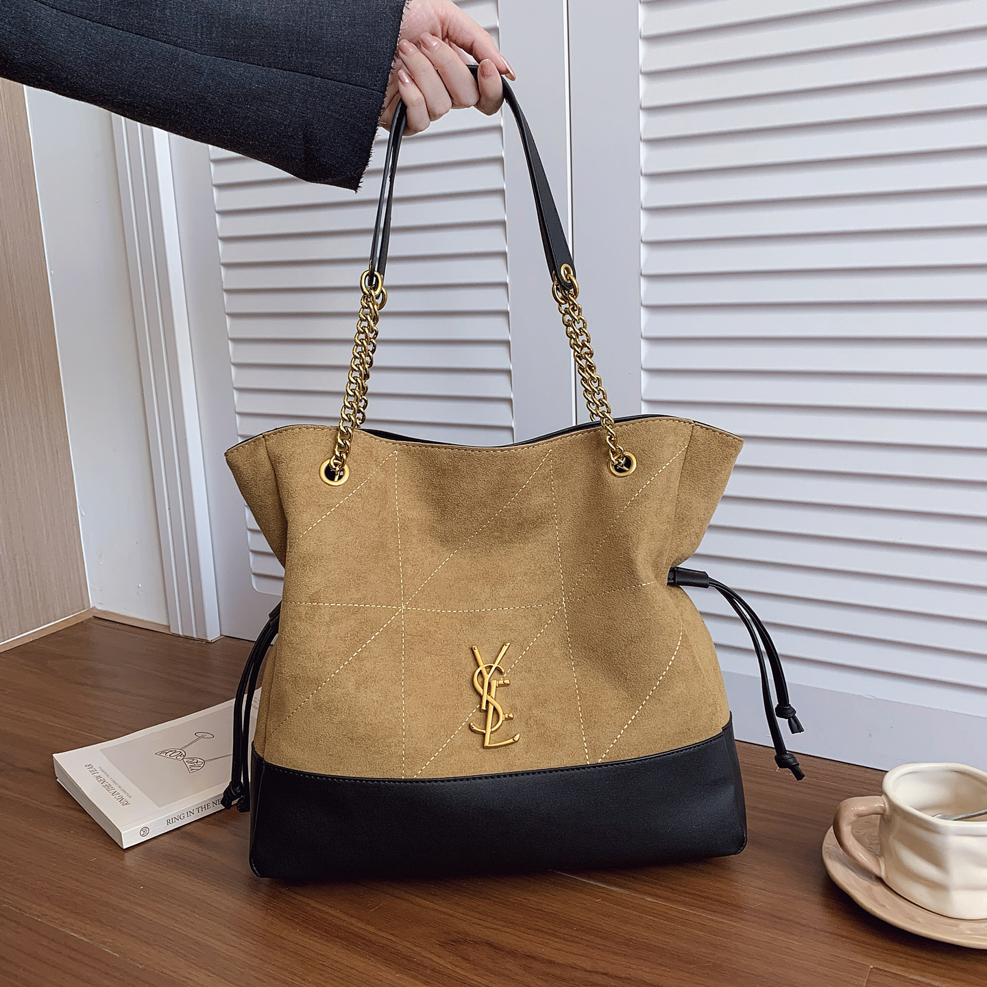 高级感麂皮绒水桶包女2025新款时尚链条单肩斜挎包韩国小众托特包