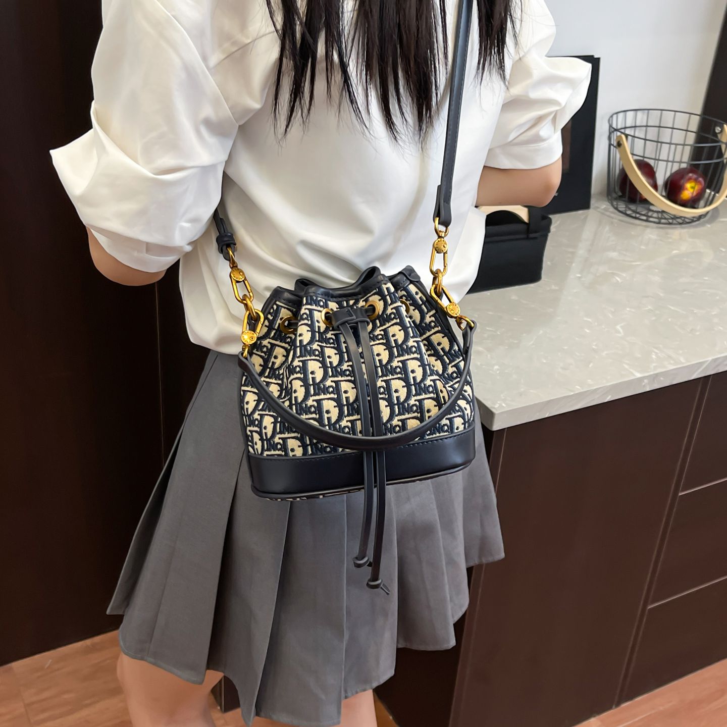 水桶包超火洋气百搭单肩斜挎包