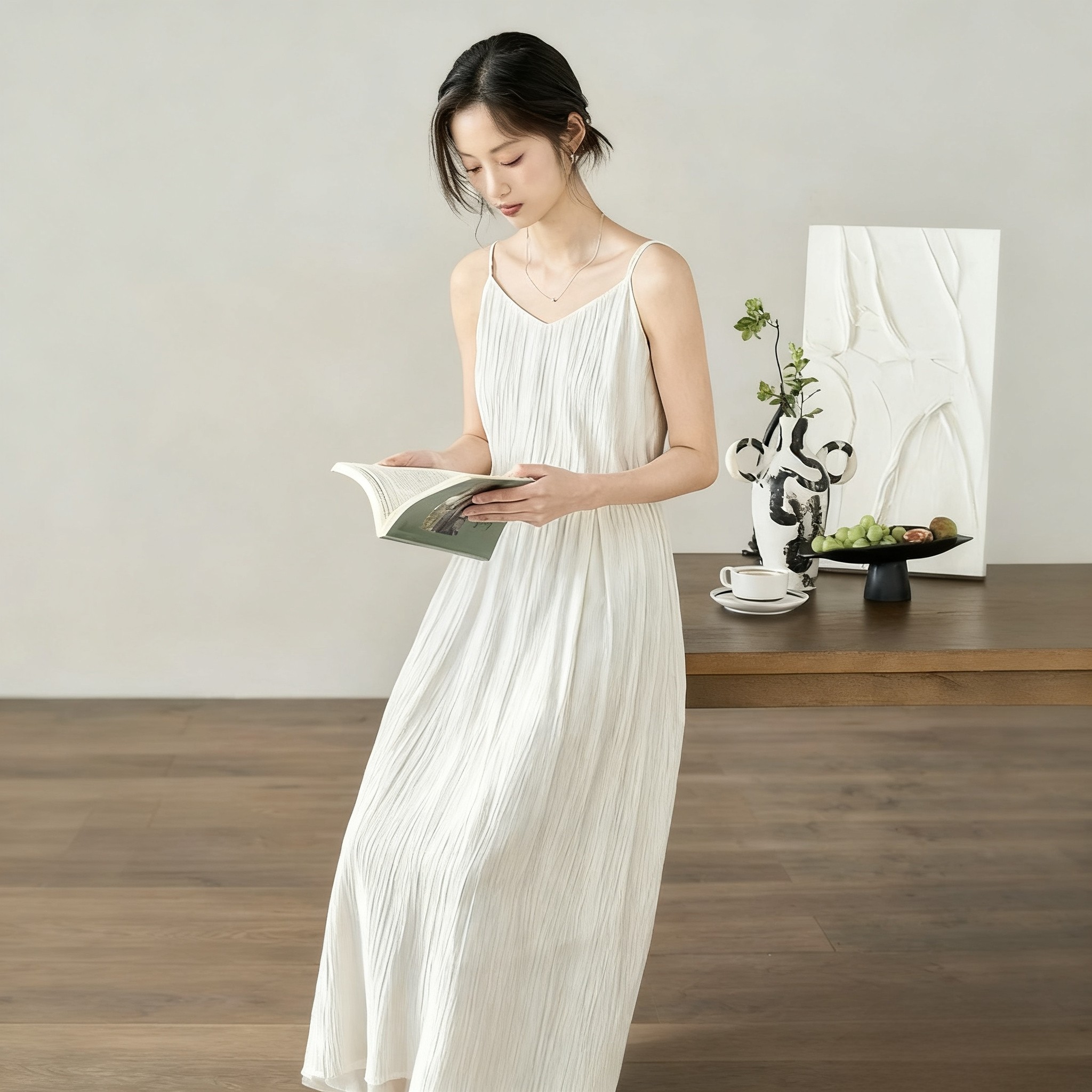 【商场同款】海边度假吊带连衣裙女士2025年夏季新款白色裙子