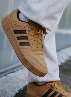 adidas D-PAD CLASSIC 时尚舒适防滑耐磨 低帮板鞋男女同款KK1415