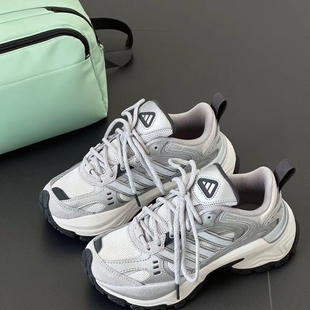 低帮JQ7622跑鞋 adidas 简约舒适防滑耐磨 复古跑鞋 SHADOW FEVER