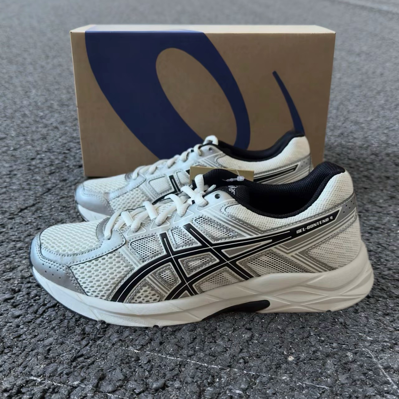 Asics Gel-Contend 4 百搭舒适合成革 低帮跑步鞋1011B937-103