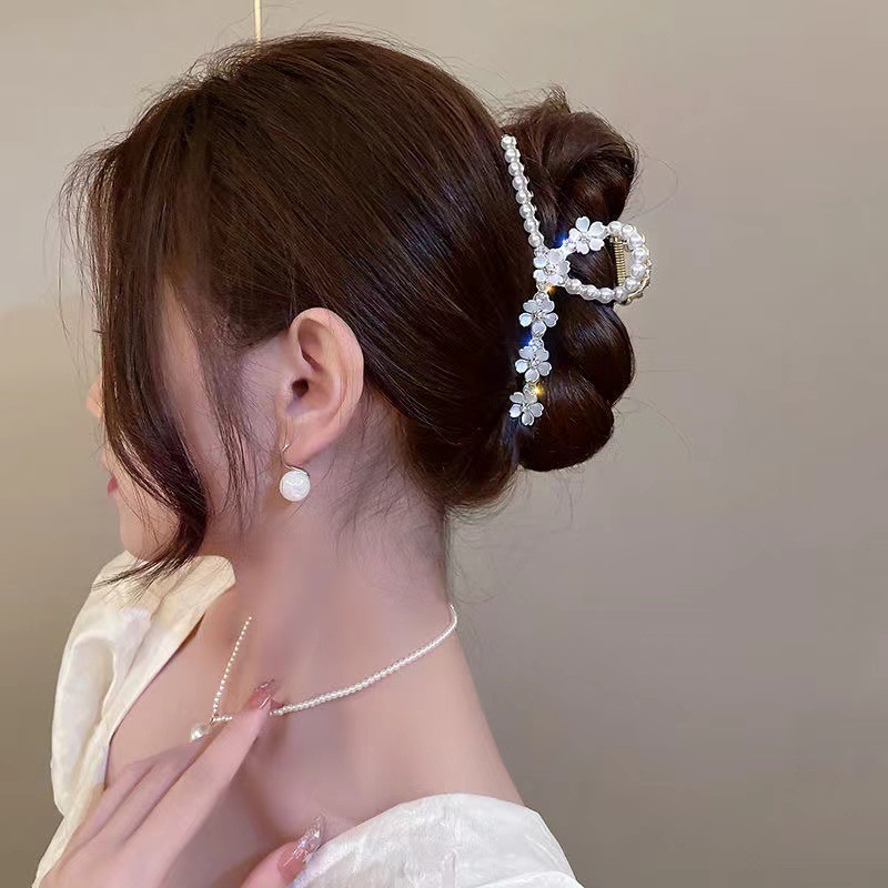 2024新款高端花朵抓夹后脑勺盘发夹子设计感鲨鱼发卡气质头饰女