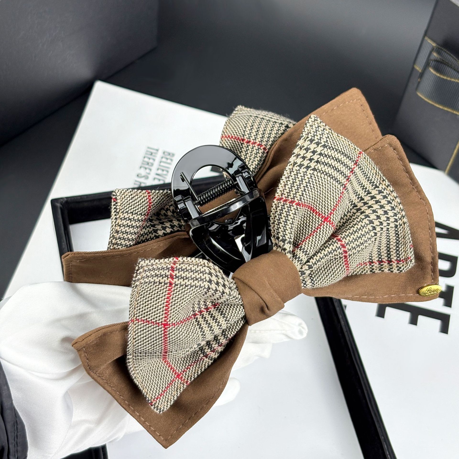 卡其色格纹蝴蝶结发圈大肠圈女2024新款气质简约复古精致百搭头绳