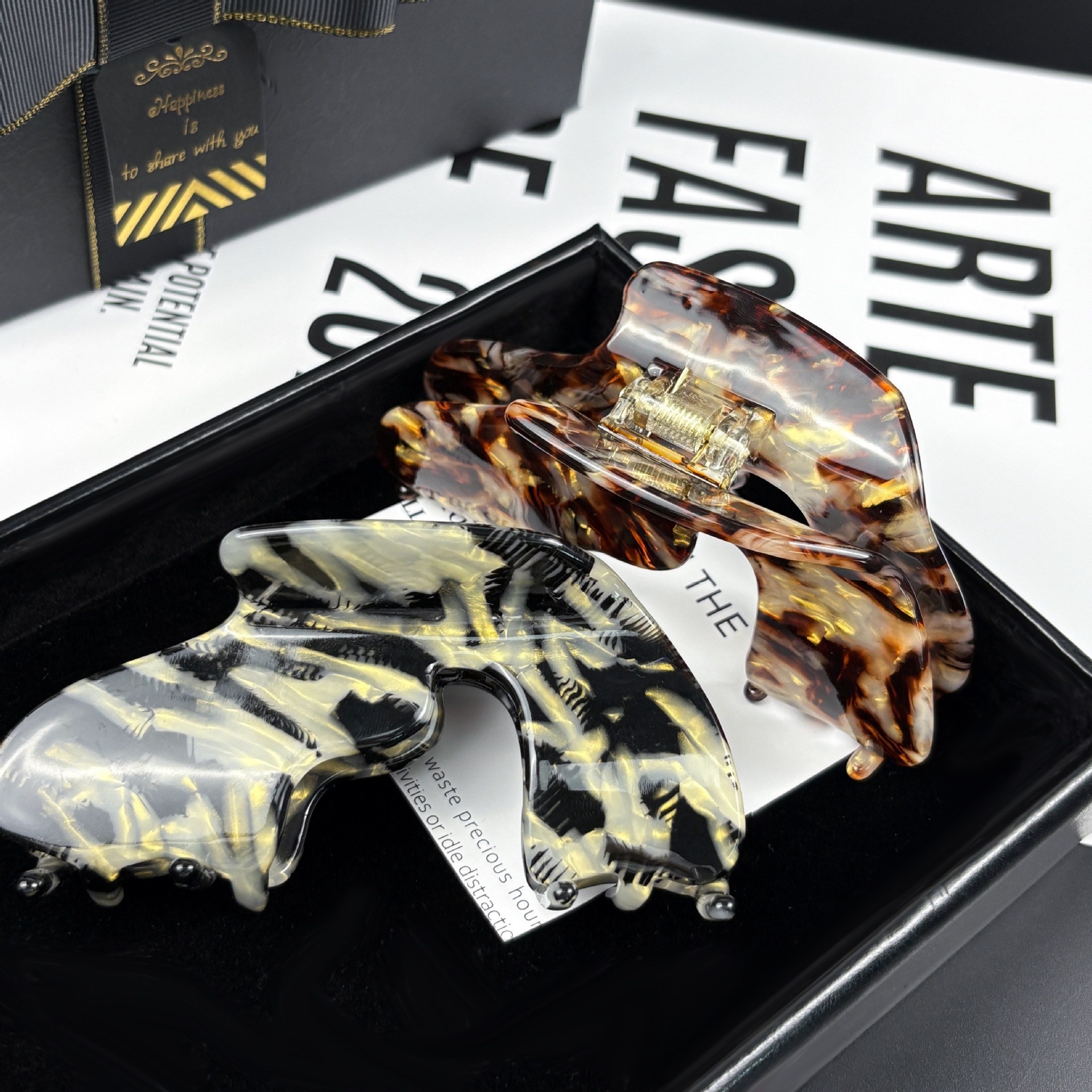 依慧家2025新款抓夹女感气质时尚鲨鱼夹时尚醋酸板材抓夹