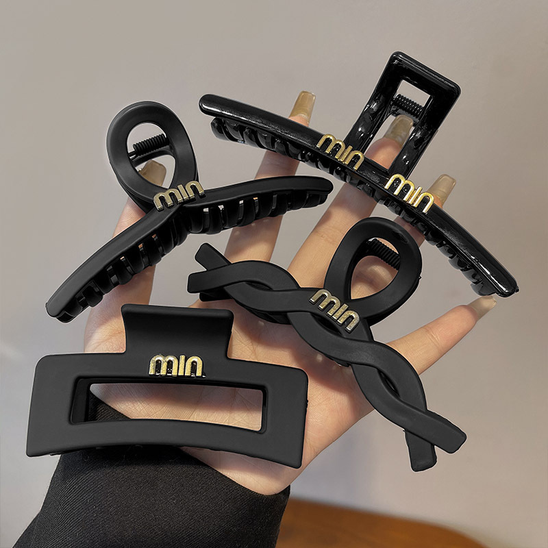 tktk韩系感鲨鱼夹大号磨砂字母抓夹发量多盘发后脑勺头饰发夹