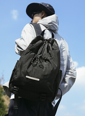 2026新款跨境新款抽绳束口双肩包大容量耐磨户外防水书包轻量化