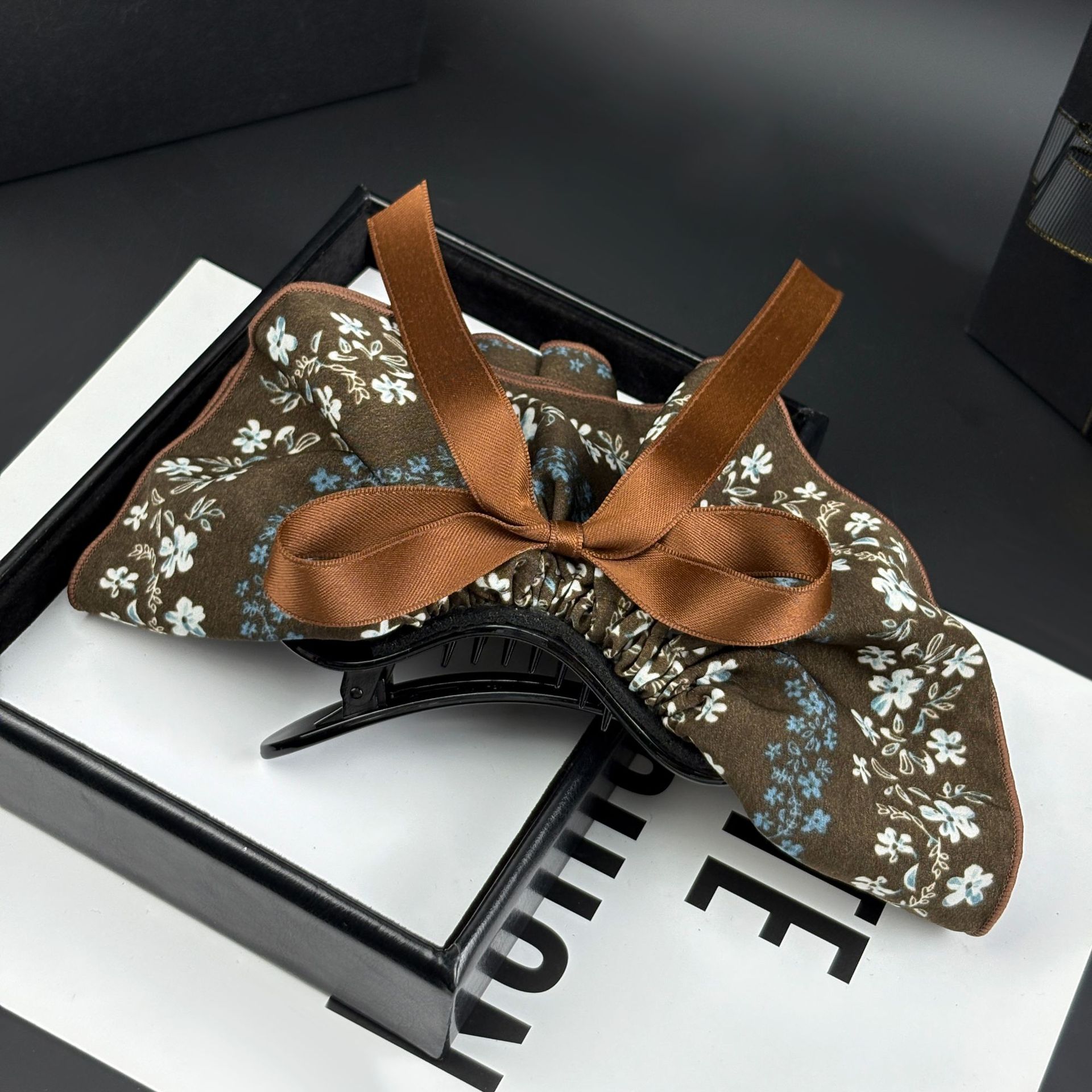 碎花云朵法式秋冬复古蝴蝶结弹簧夹鸭嘴夹感裙摆超甜美发夹