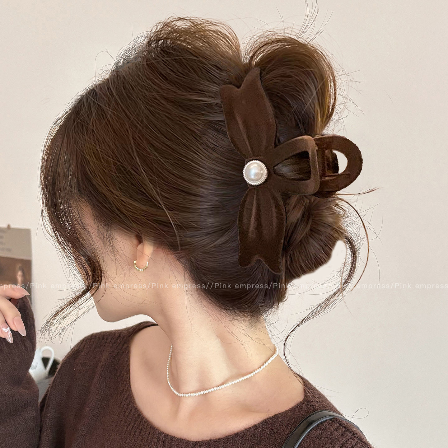 感植绒珍珠蝴蝶结发夹女2025新款秋冬大号抓夹后脑勺鲨鱼夹子