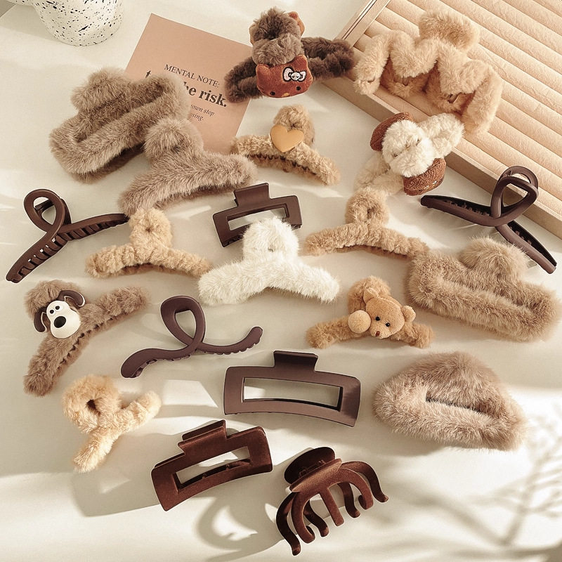 TKTK毛绒抓夹秋冬大号发量大毛毛发夹女后脑勺2025新款高端鲨鱼夹