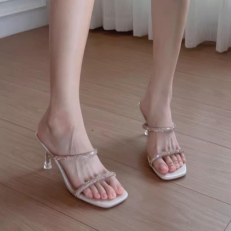 方头水钻一字带细跟露趾凉拖鞋女