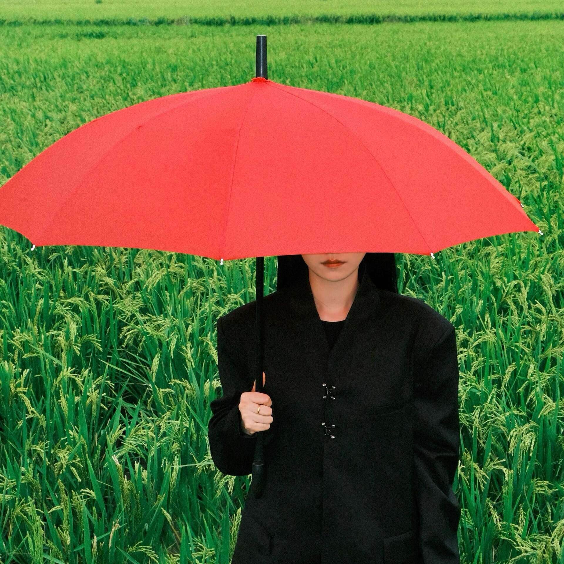 出片简单拿捏~红色雨伞2026年新款加大加厚加固长柄伞抗强风暴雨