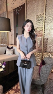 高级感气质通勤深圳南油高端女装 独家早秋新款 套装 马甲西装 时尚
