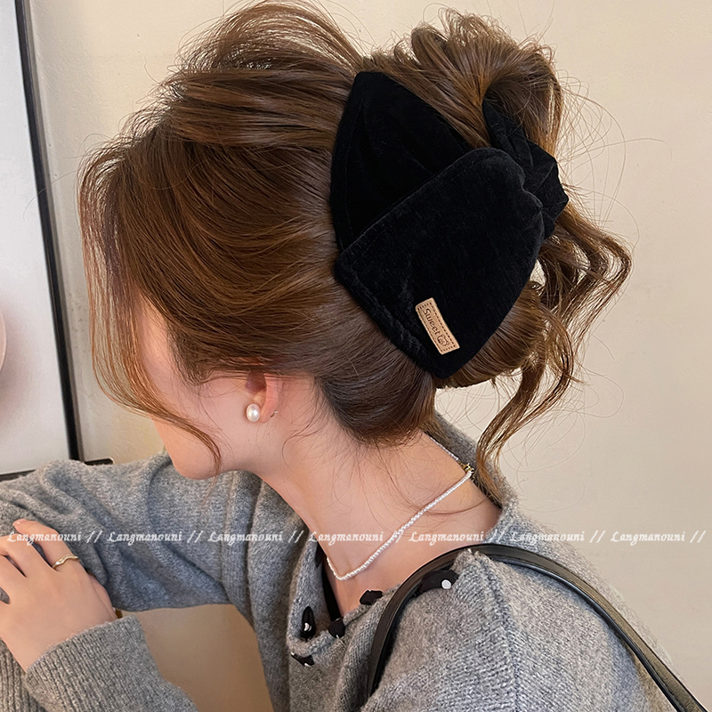 暗黑魔法~丝绒三角抓夹女高级感发量多鲨鱼夹2025新款后脑勺发饰