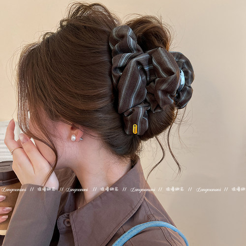 韩国东大门条纹褶皱抓夹女2026新款高级感金标鲨鱼夹盘发夹子发饰