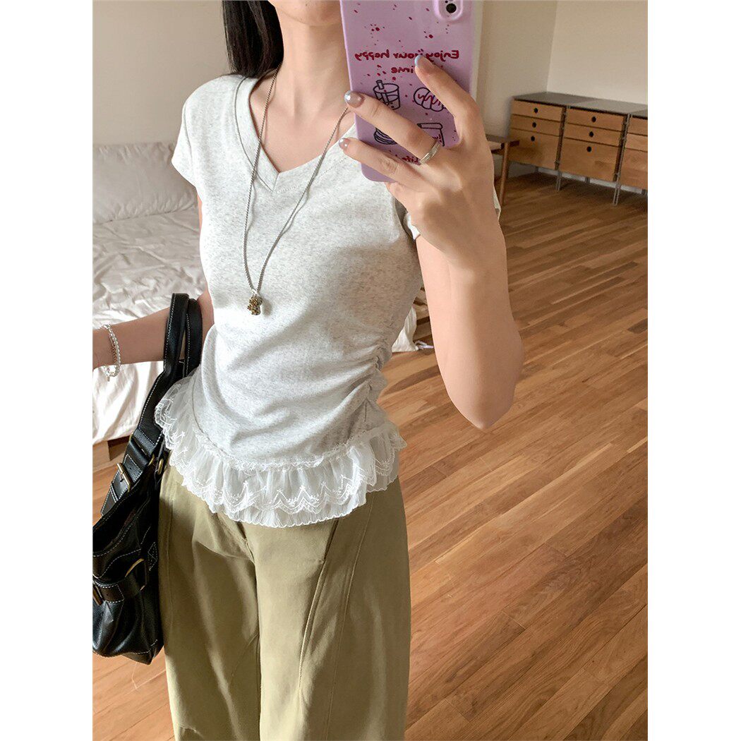 纯欲白色V领蕾丝花边拼接