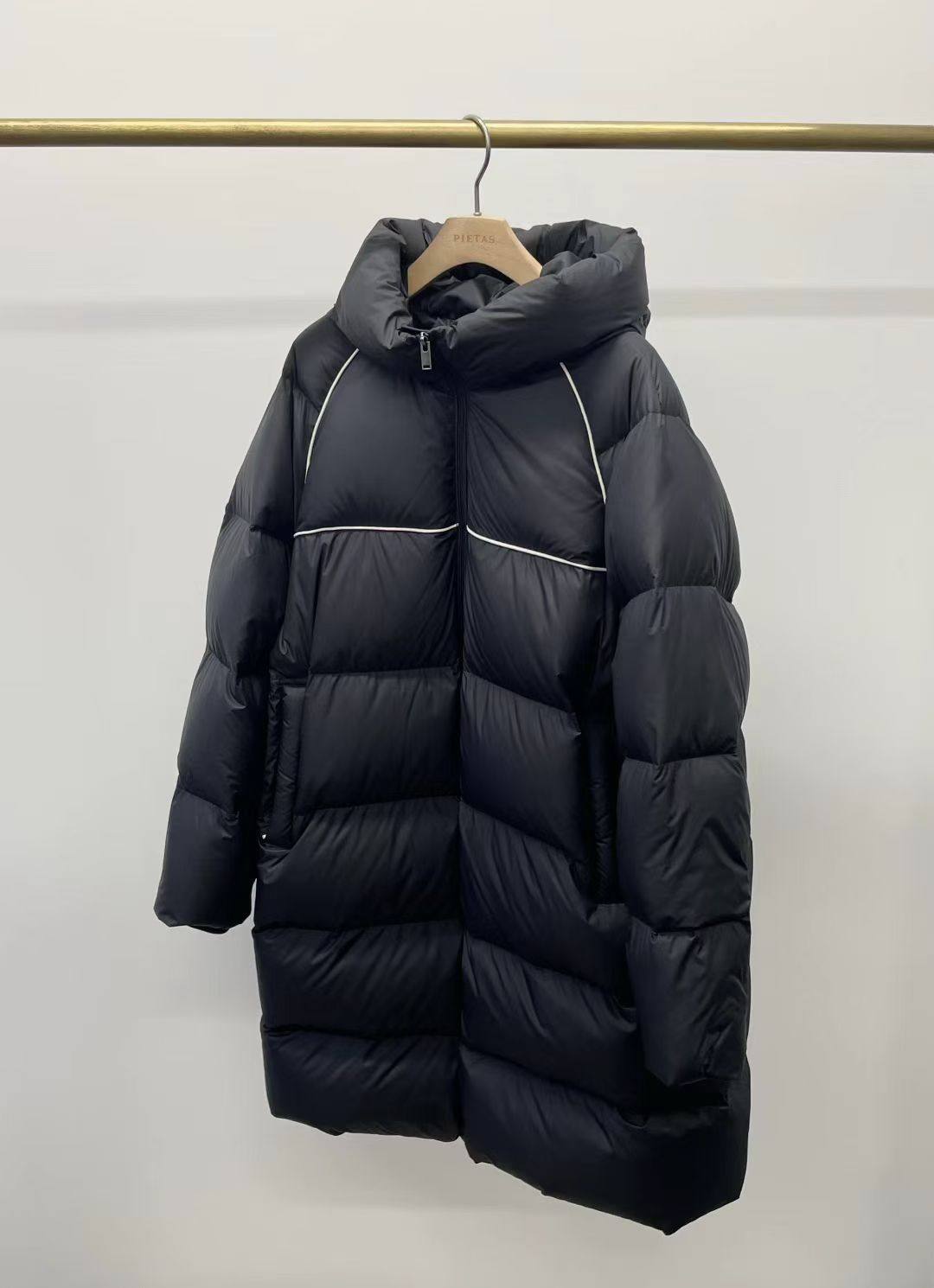 高端女装冬季新款缎面羽绒服面料填充95白鹅绒连帽中长款羽绒服女