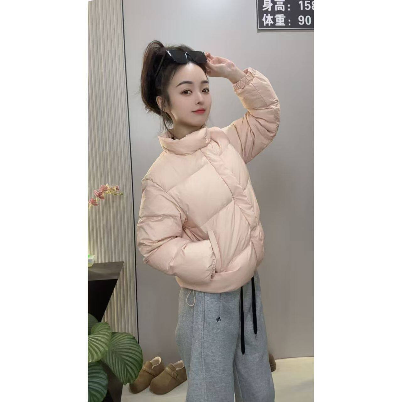 90白鸭绒立领短款粉色羽绒服外套