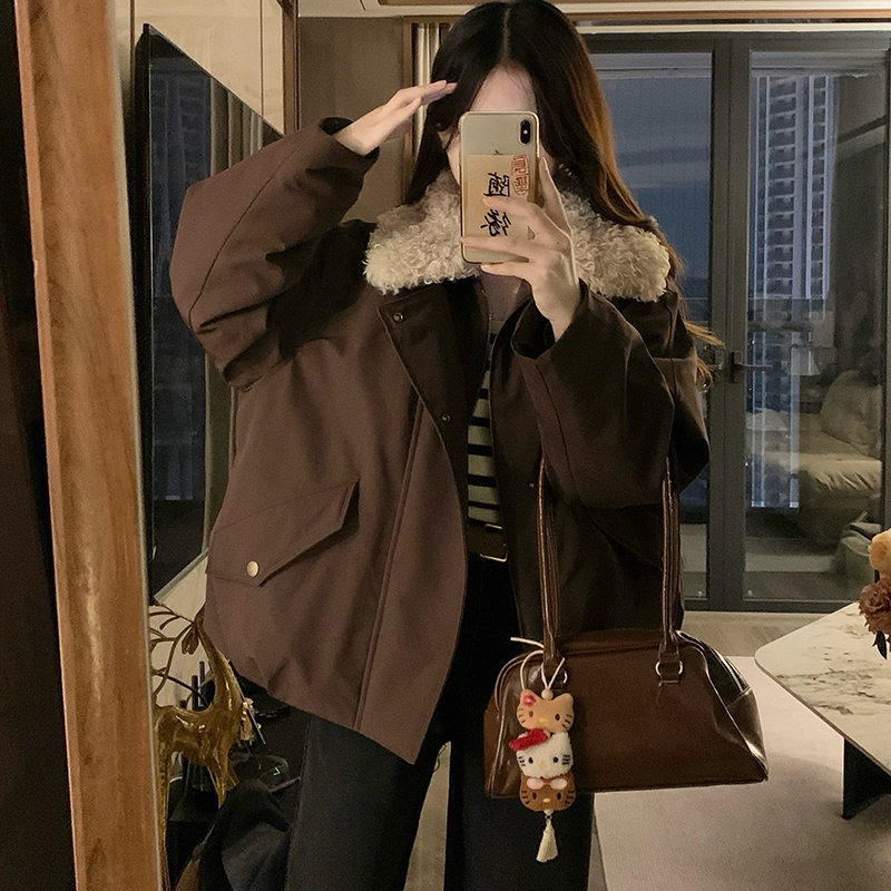 2025秋冬短款巨好看的深冬夹棉外套女羊羔绒毛领派克服超火减龄潮