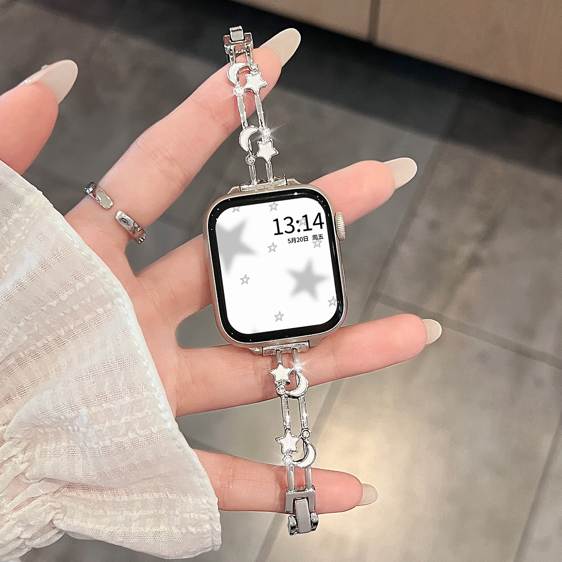 适用iwatchs11手表带applewatchs10夏季新品苹果s9女生韩系表链8夏天透气金属腕带se老钱风7女款高级感手链款
