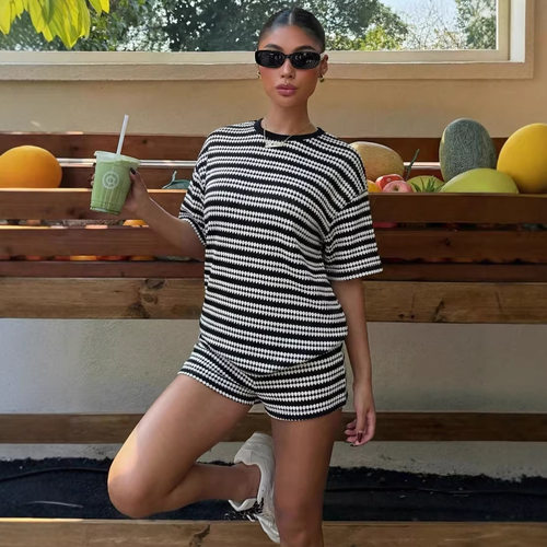 撞色条纹T恤短裤套装Color blocking striped T-shirt shorts set
