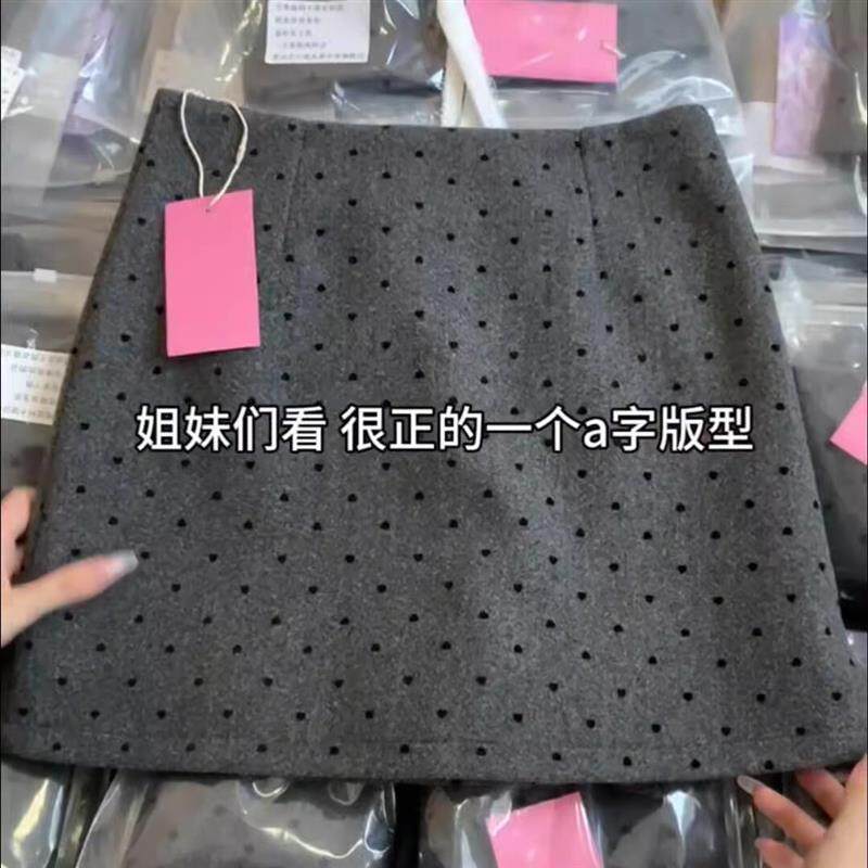 微胖mm波点毛呢半身裙2026春秋韩系气质淑女风修身包臀短裙子复古