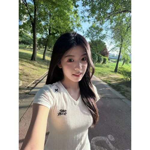韩系复古v领修身气质小上衣女