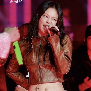 现货 RHEME 金智妮 Jennie同款辣妹背面系带机车皮衣夹克短外套女