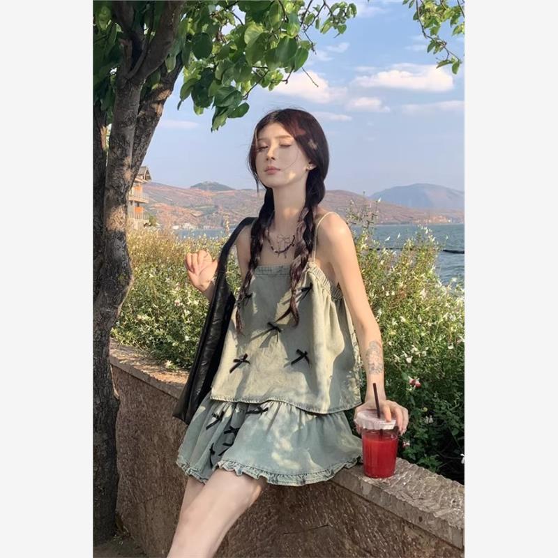 甜辣牛仔套装女夏季蝴蝶结吊带背心显瘦半身裙小个子短裙裤两件套