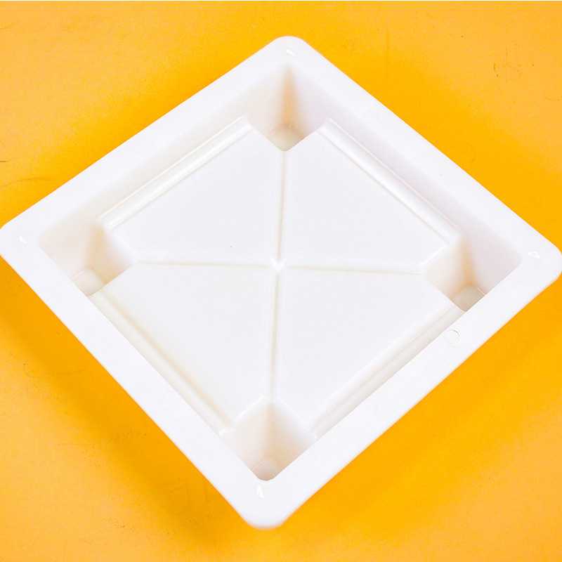 新款直销隔热板塑料模具地暖水泥泡沫四脚隔热砖膜盒屋顶加厚隔热