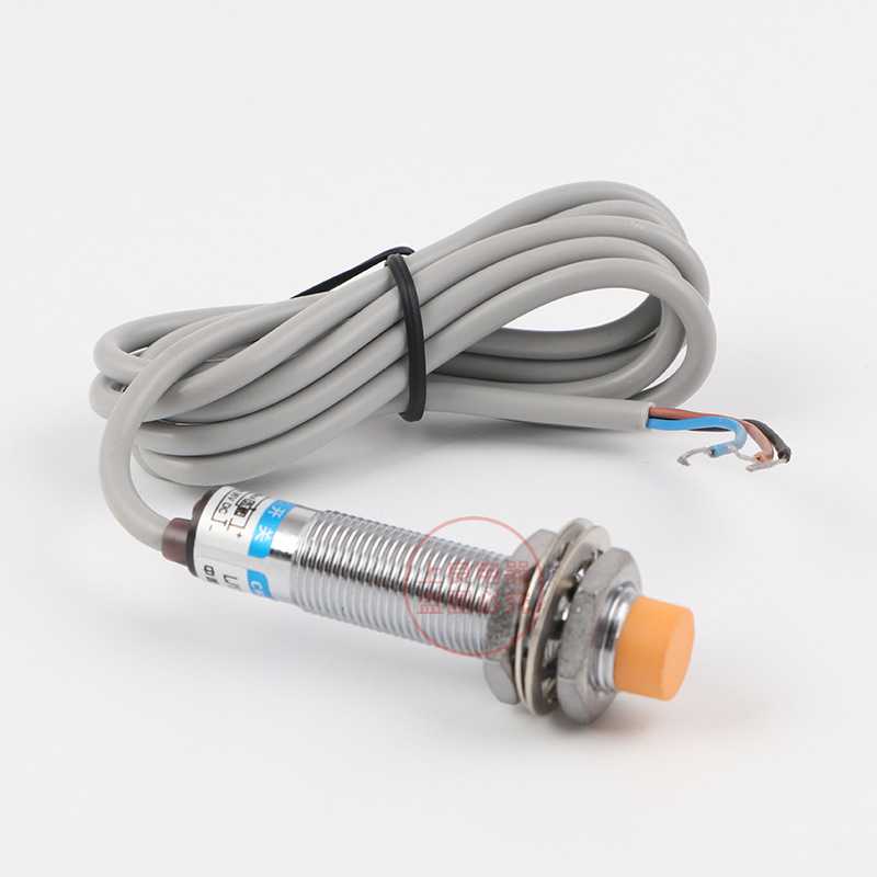 新款直销供应电感式LJ12A3-4-BX三线NPN常开12V24V金属限位传感器