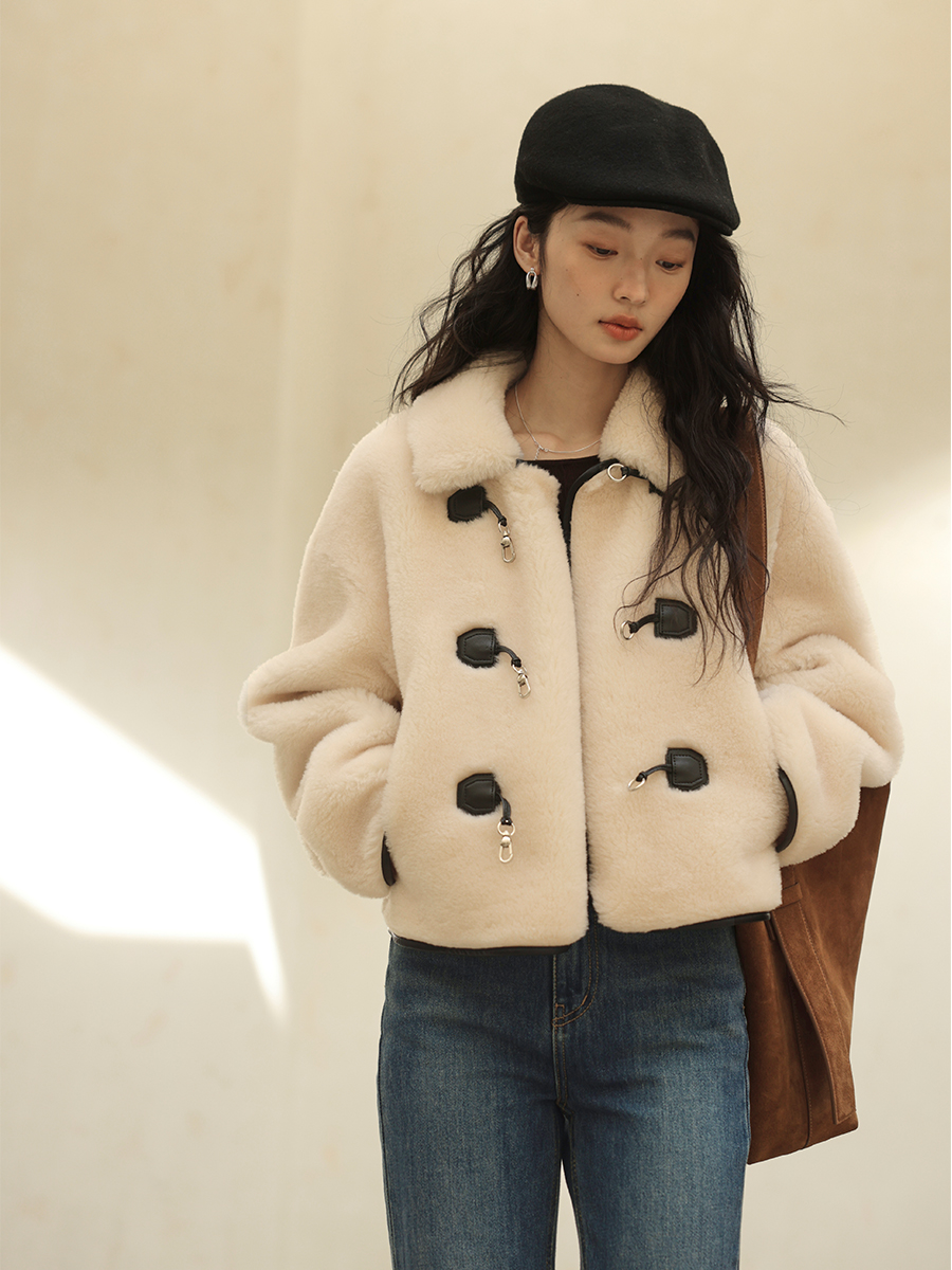 moofeel羊羔毛短外套女2023冬新款加厚牛角扣高级感法式复古外套