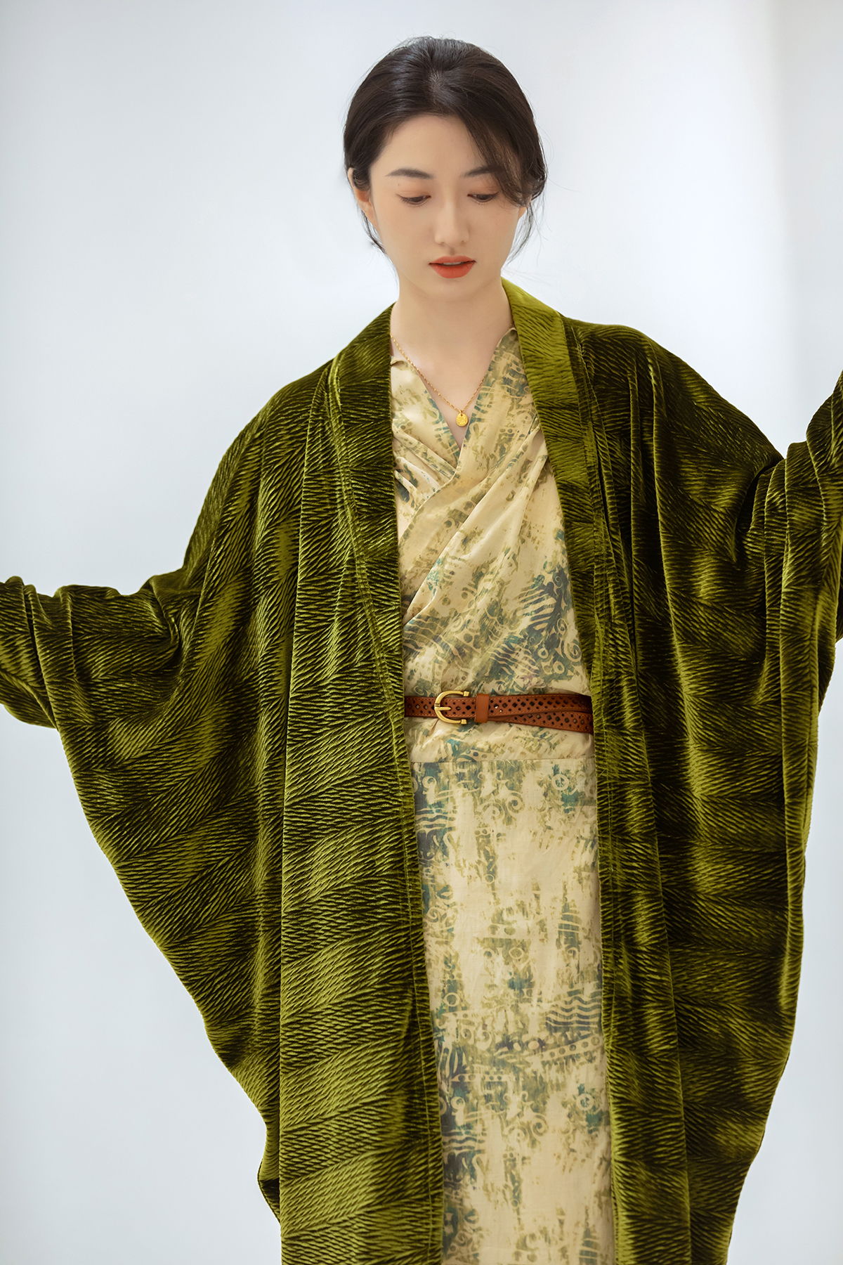 萃CUI写意国风青铜神树战国袍连衣裙绿丝绒外套
