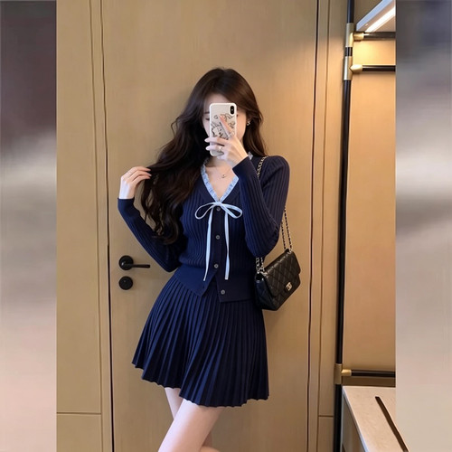 红人馆针织套装女秋冬季富家千金减龄一整套穿搭高级感独特两件套