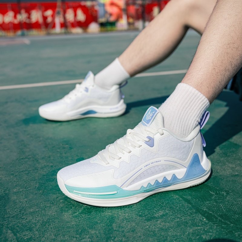 特步篮球鞋减震耐磨专业球鞋