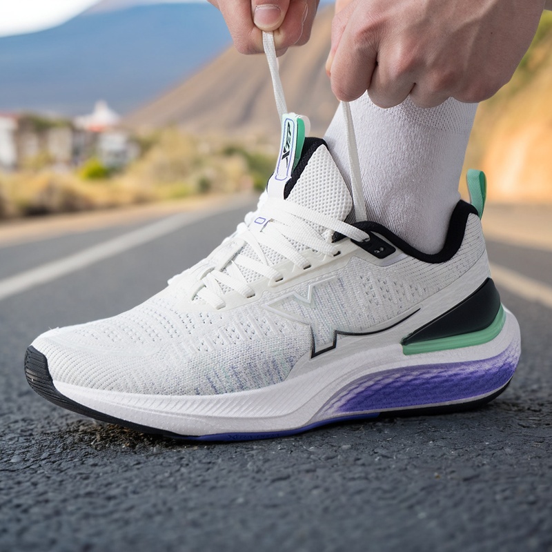 特步影擎2.0竞速跑鞋男