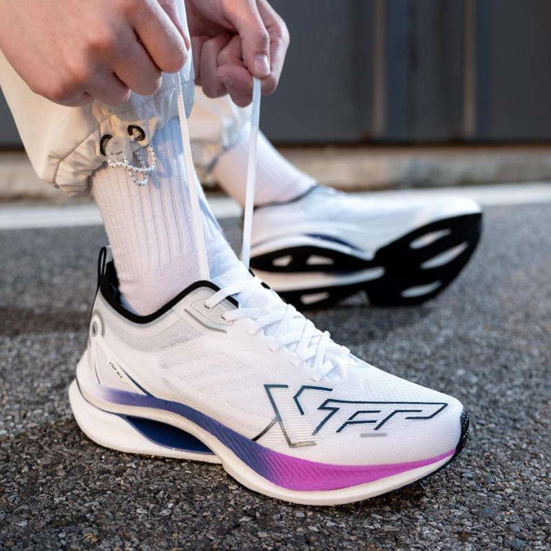 特步致轻9.0PRO男鞋春季新款休闲鞋透气缓震训练健身体测运动鞋子