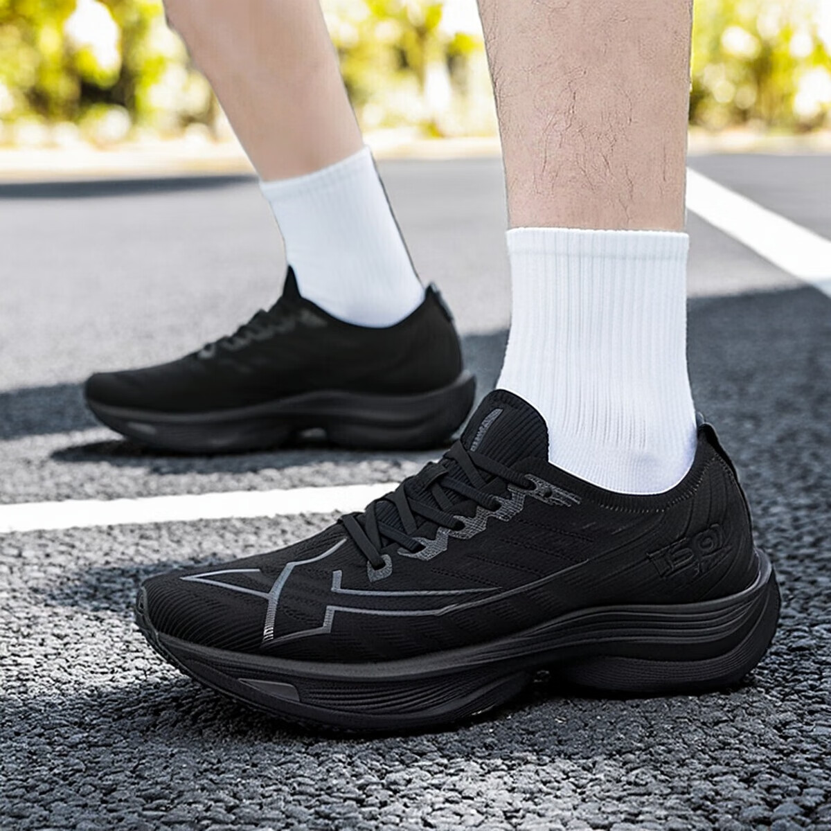 特步160X5.0SE跑步鞋男