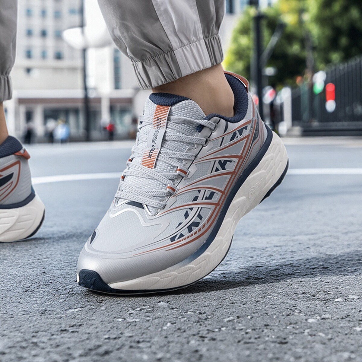 特步昆吾3LITE跑步鞋男