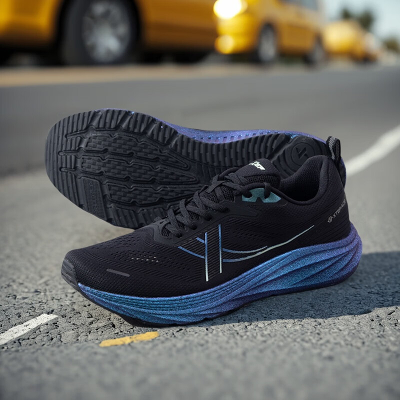 特步薄底香菜跑步鞋男鞋