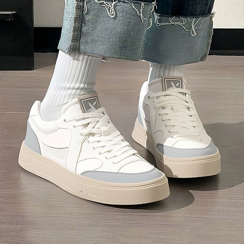 特步皮面时尚运动鞋板鞋休闲鞋子