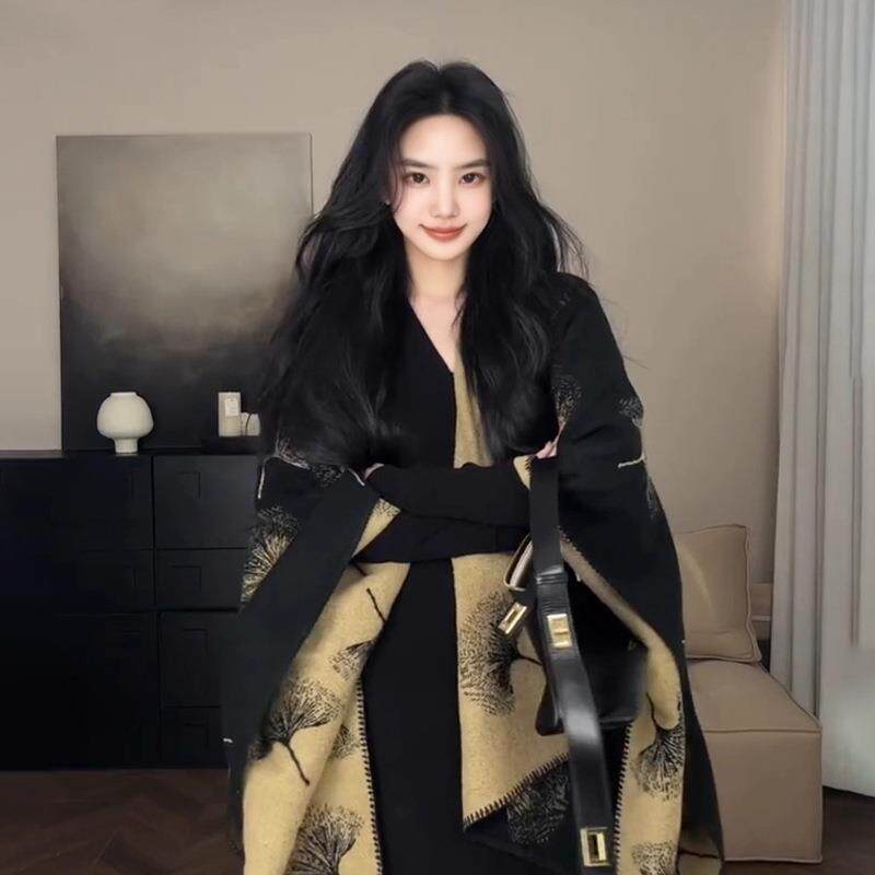 披肩春秋女2025新款民族风新中式复古披风围巾旗袍外搭斗篷两用