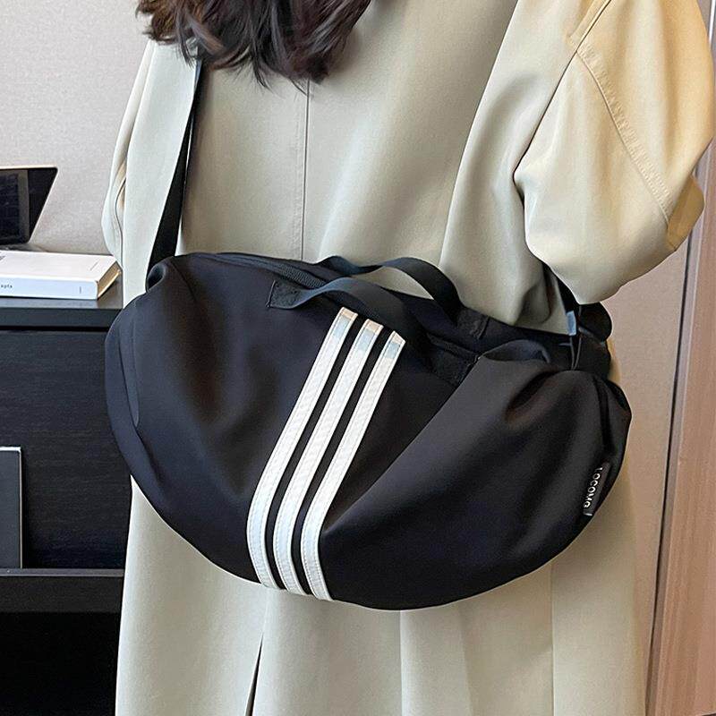 单肩包斜挎包女包包女款爆款2026新款大容量休闲旅游包防水轻便