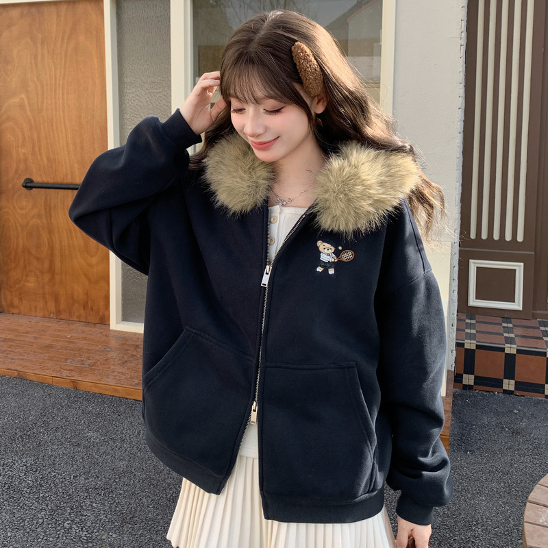 森女部落旗舰店藏青毛领卫衣女2026童趣小熊刺绣宽松拉链连帽外套
