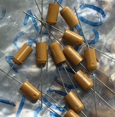 T322E226K025AT  直插钽质电容器 T322 25V22uF 10% 基美Kemet