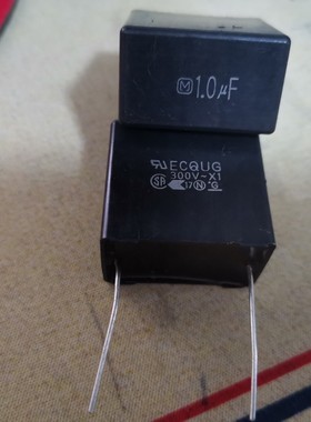ECQU3A105MG 安规电容  X1  ECQUG 300V 1UF 105M 松下 22.5MM