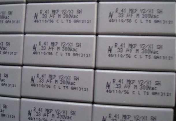R41 300V0.33UF MKP  28MM 意大利 AV ARCOTRONICS 薄膜电容器